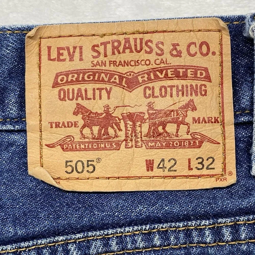 Levi's 505 Jeans Mens 42x32 Regular Straight Blue Denim Medium Wash‎